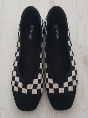Vivaia Margot 2.0 V Cut Square Toe Black & Cream Checkered Flats Size 42 US 10